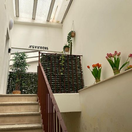 Newhouse Dante Apartment Бари Екстериор снимка