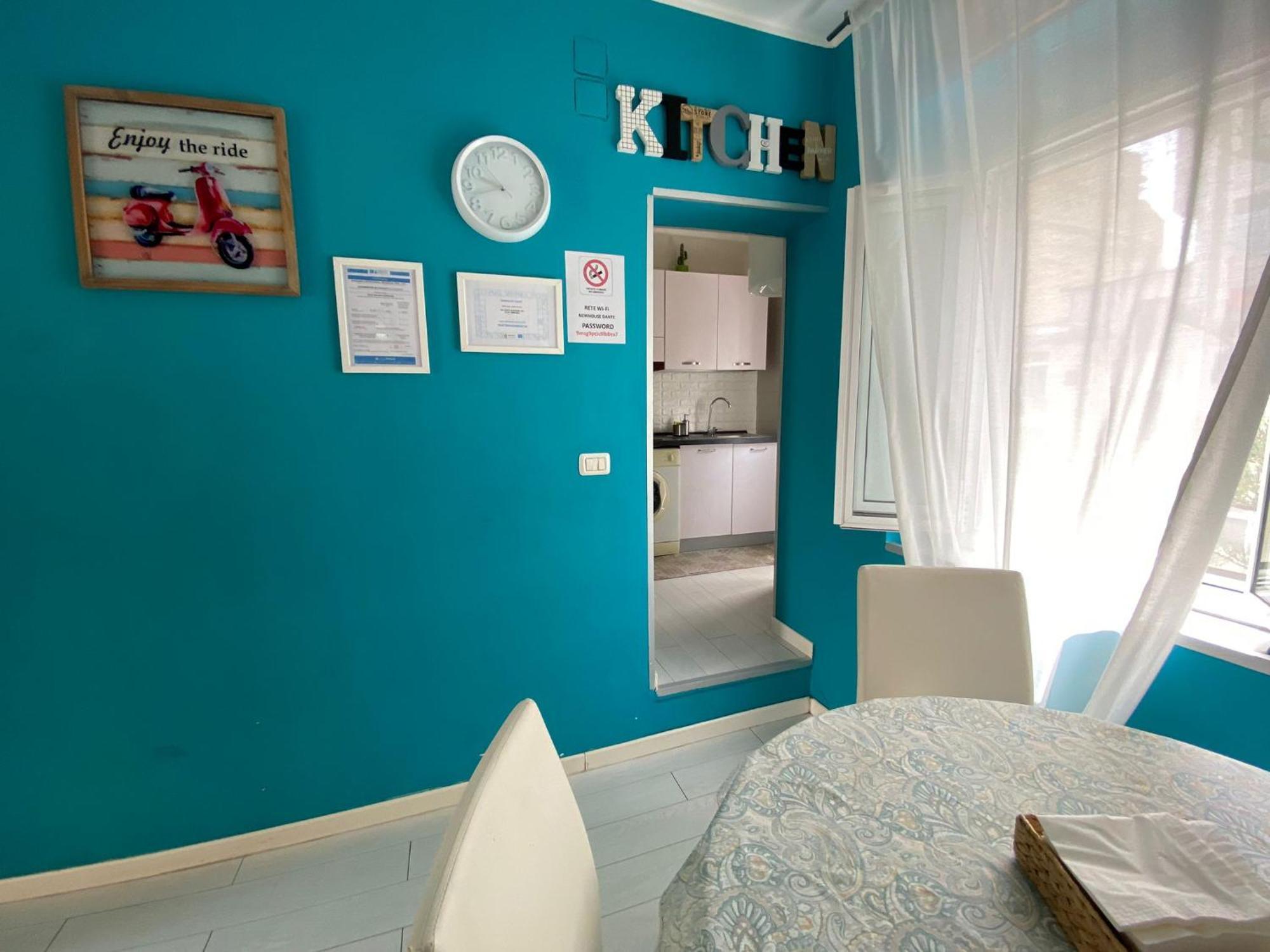 Newhouse Dante Apartment Бари Екстериор снимка