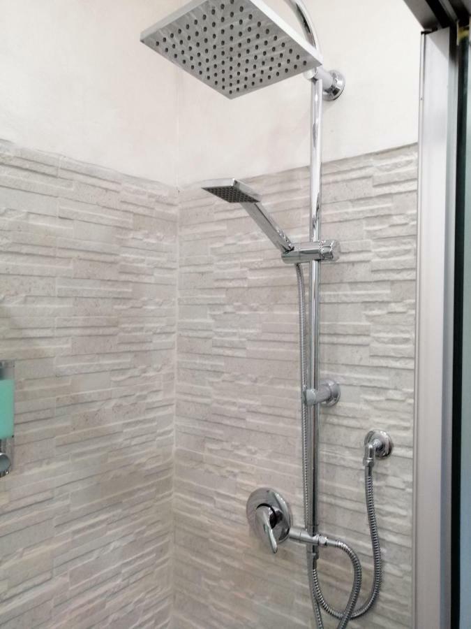 Newhouse Dante Apartment Бари Екстериор снимка