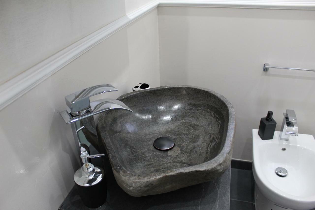 Newhouse Dante Apartment Бари Екстериор снимка